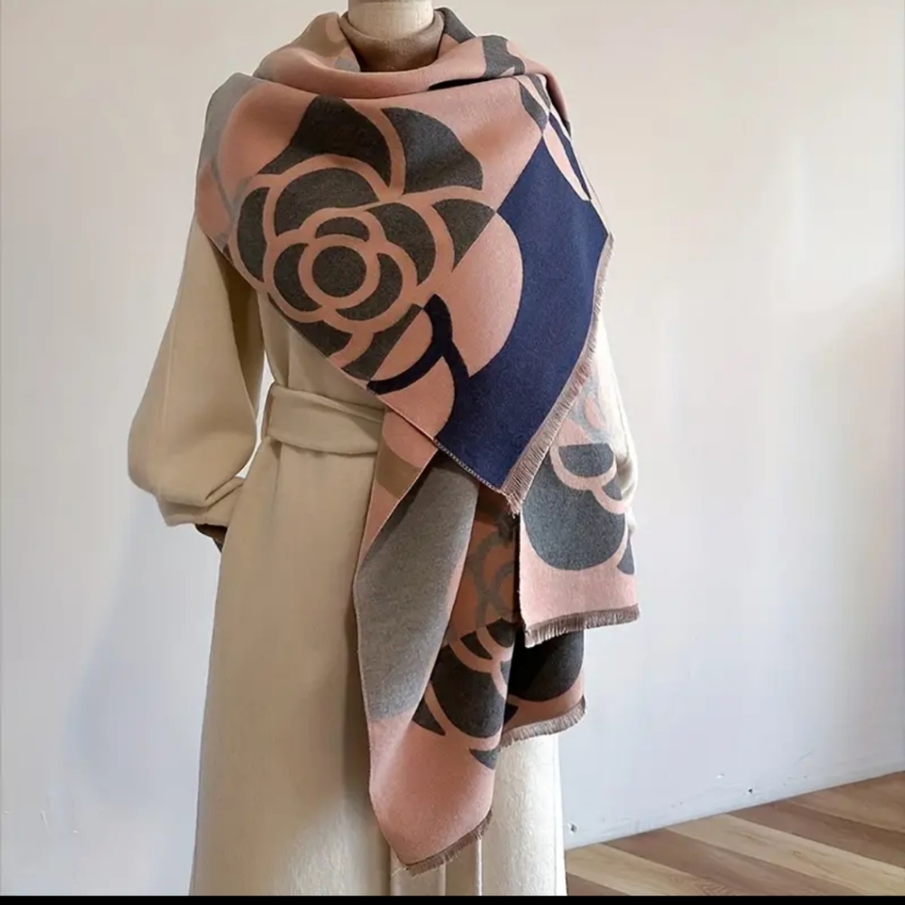 NWT CAMELLIA JACQUARD SCARF
